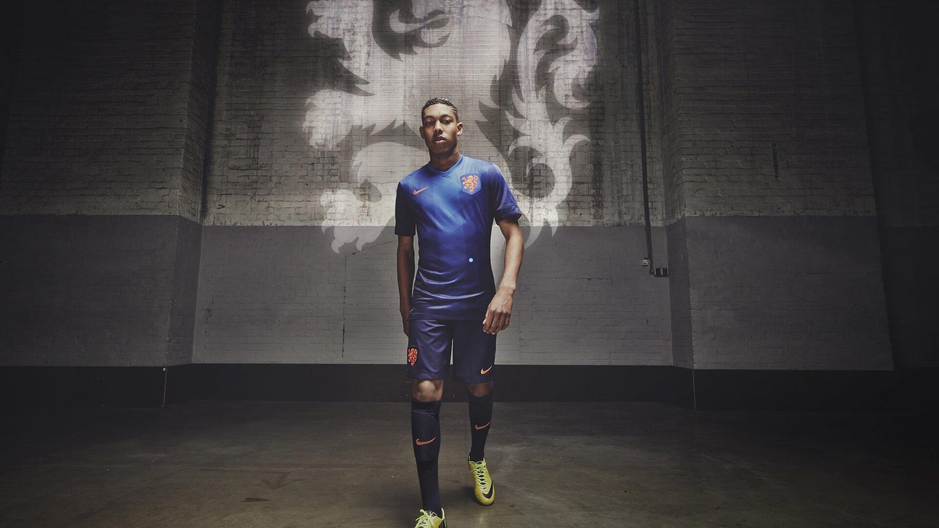  爱游戏官网：世体揭秘，巴萨内部消息透露德罗或将转投巴黎圣日耳曼，夏窗重磅转会酝酿中